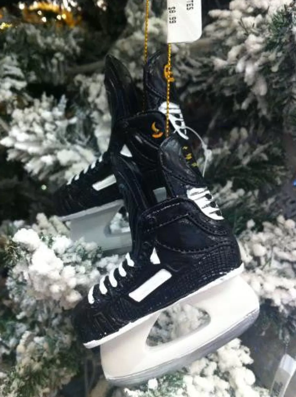 The Spirit of Christmas Sports>Hockey Skates